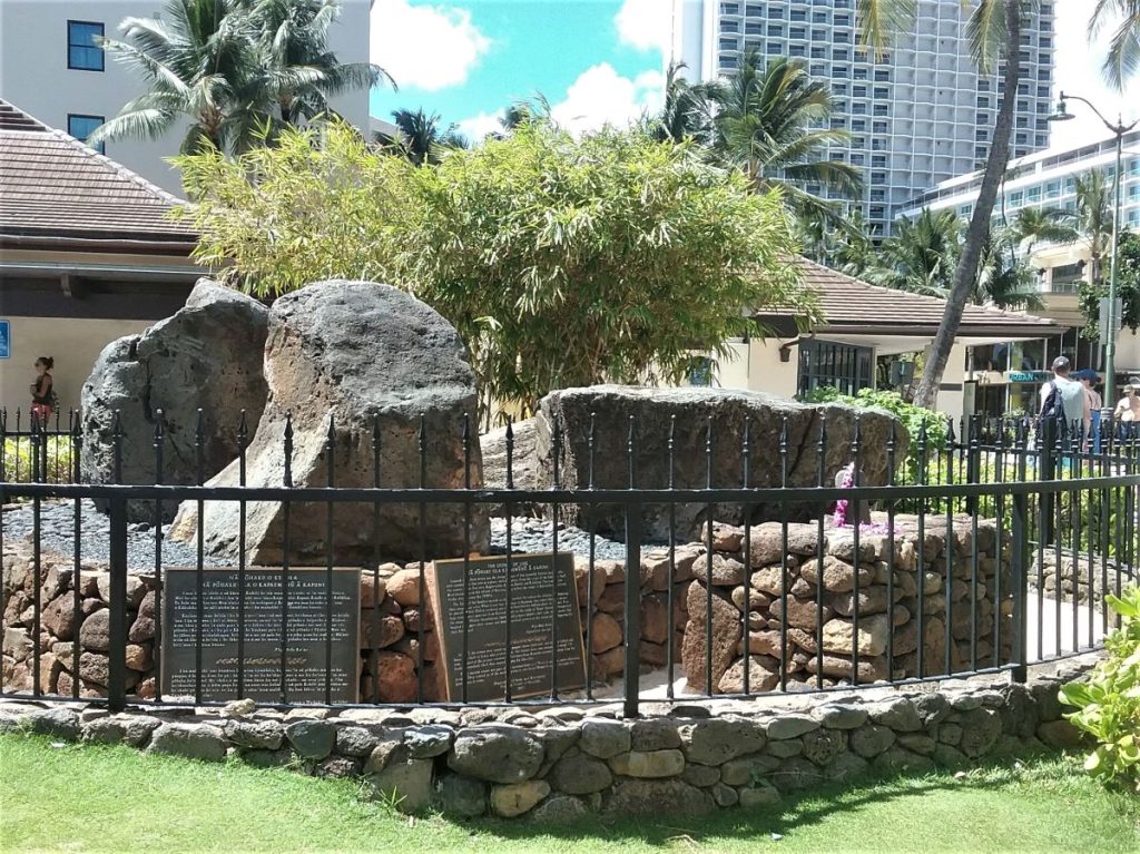 Waikīkī Healer Stones of Kapaemahu
