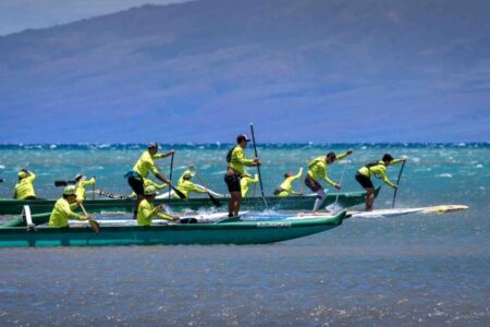 Molokai Holokai Ho'olaule'a paddling race